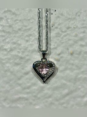 Vintage Y2K Silver Heart Pendant Necklace with Pink Center Stone